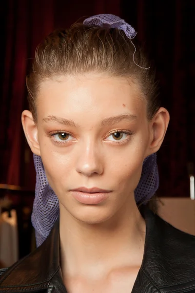 Look 16